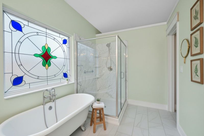 Bathtub Refinishing Vs. Bathtub Replacement